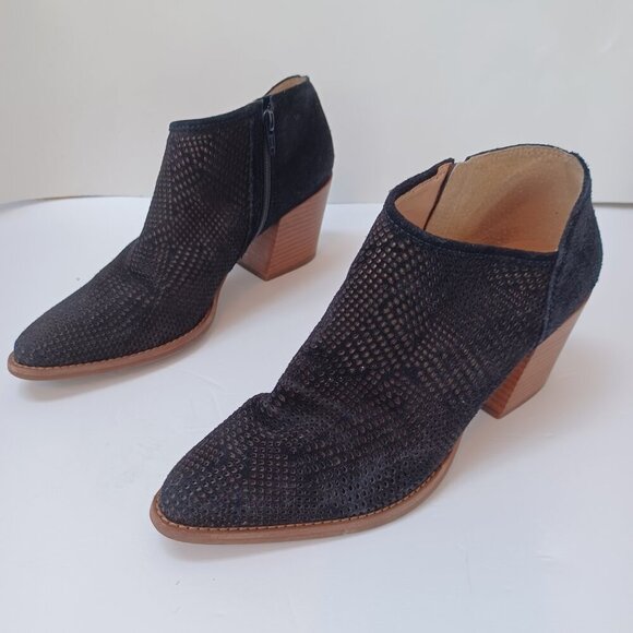 Lucky Brand Bootie Black Zeshia Perforated Suede Leather Boots Womens 9M - Picture 7 of 16